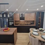 Spacious Bela Vista - By Ta Leut Agency ויר