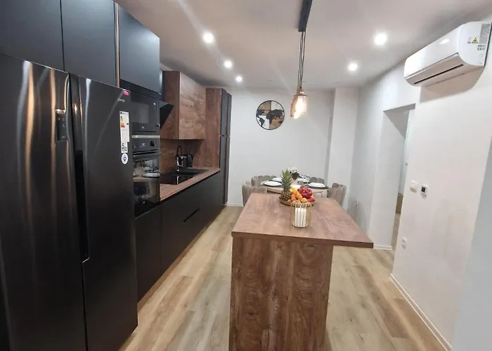 Apartment Spacious Bela Vista - By Ta Leut Agency