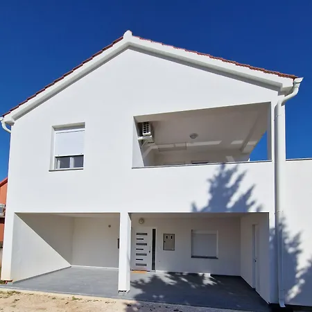 Apartment Spacious Bela Vista - By Ta Leut Agency Vir